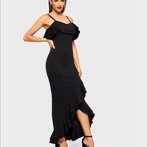 Sexy LBD ( Little Black Dress) 💖 Date-Nite perfection! Sexy ruffled edges. 🥰